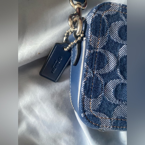 Coach demin Crossbody Nwts - Picture 4 of 8